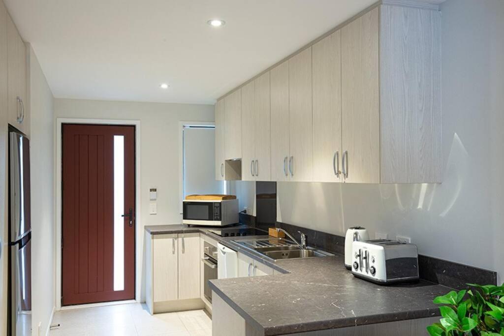 Home From Home City Apartment Крайстчерч Екстер'єр фото